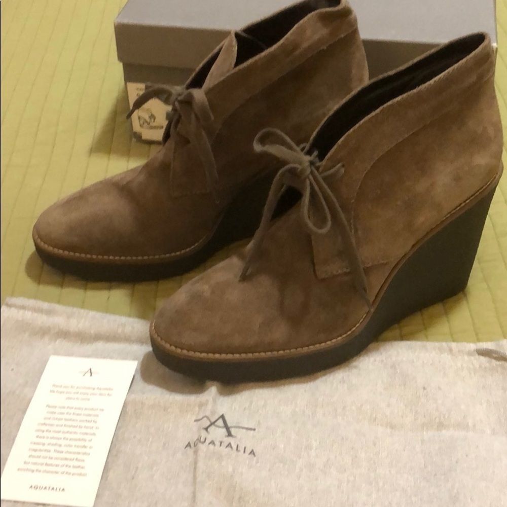 Aquatalia Vianna Suede Booties in taupe